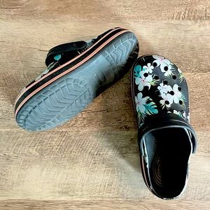 Crocs Womens size 8 tropical print